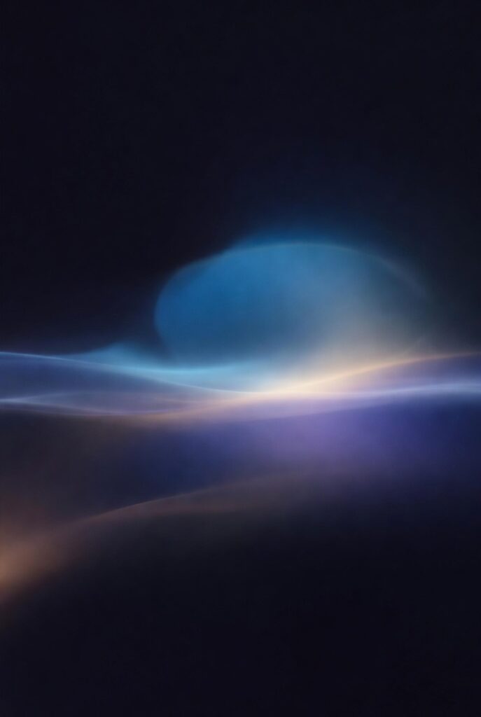 Representação abstrata da consciência fenomenal sem linguagem ou narrativa, com luz difusa em tons de azul, violeta e dourado emergindo em um espaço escuro, simbolizando presença consciente sem palavras, memória ou identidade narrativa.