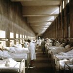 Médicos e enfermeiros em hospital militar americano durante a Segunda Guerra Mundial