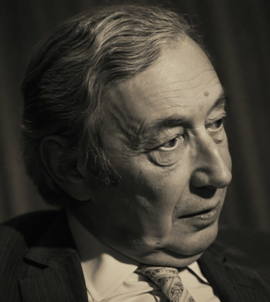 Retrato estilizado do filósofo A. J. Ayer, defensor do positivismo lógico que teve uma experiência de quase-morte em 1988